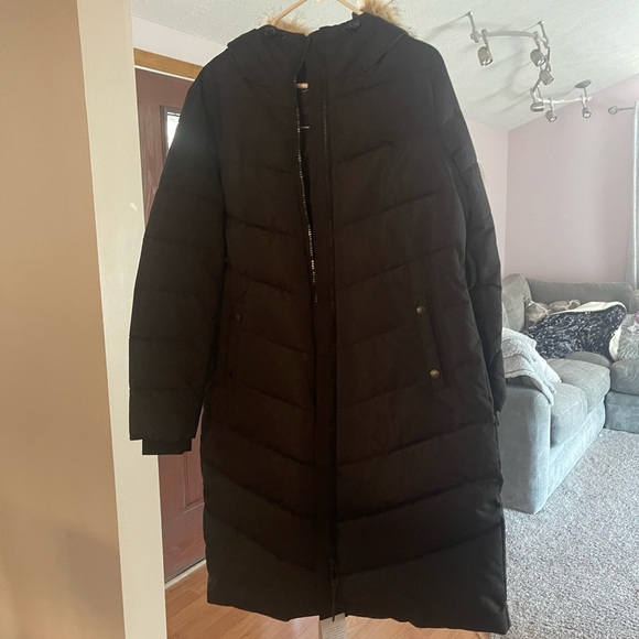 Black Puffer Coat - Picture 3 of 7